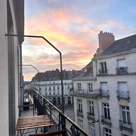 Apartment Beau Duplex Plein Centre Avec Vue, Ideal Teletravail Nantes